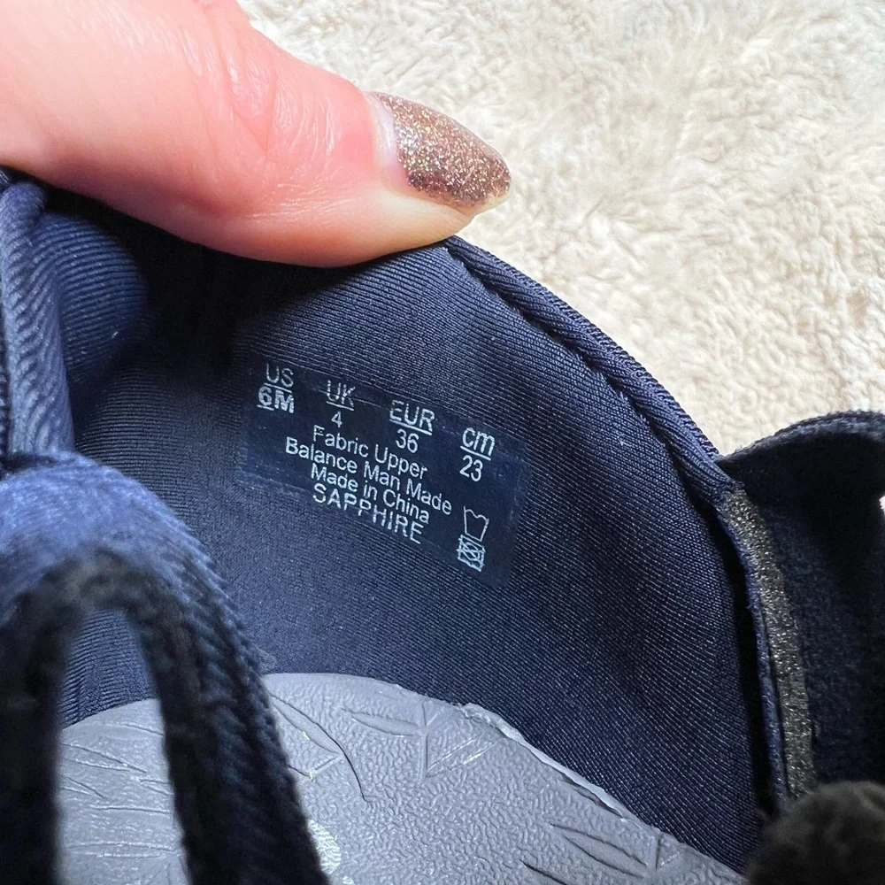 Bzees Sapphire Washable Gladiator Sandal Size 6 - Picture 3 of 6